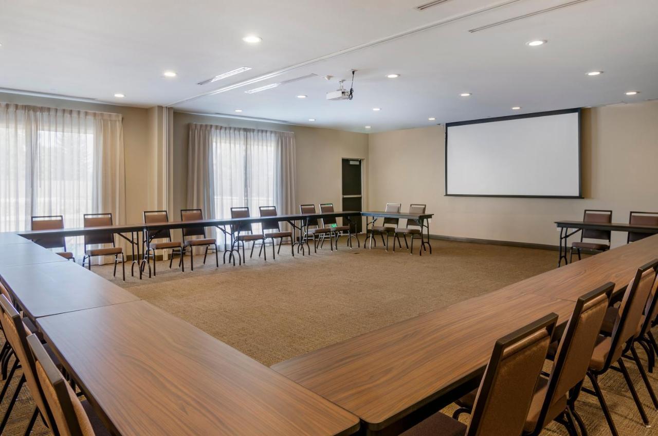 Mainstay Suites Great Falls Airport Екстериор снимка