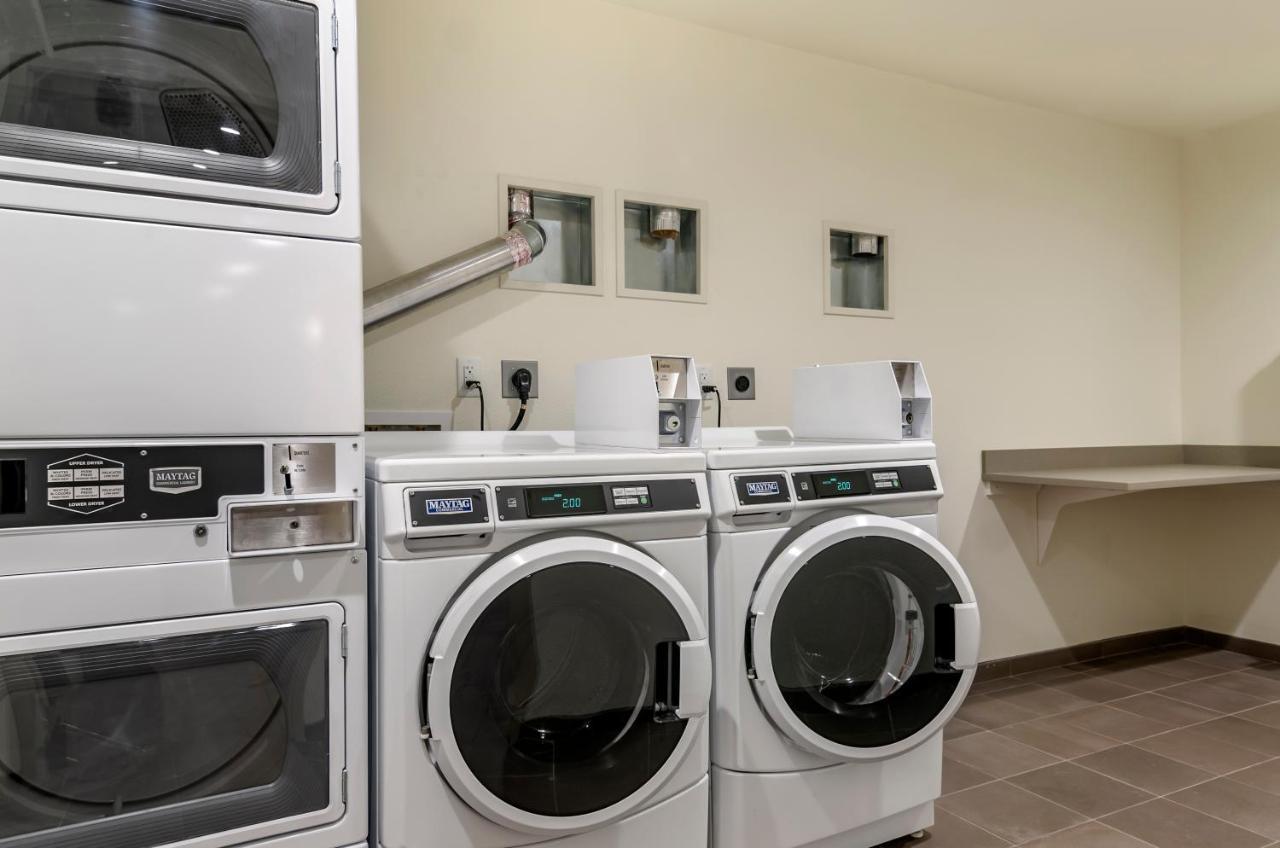 Mainstay Suites Great Falls Airport Екстериор снимка